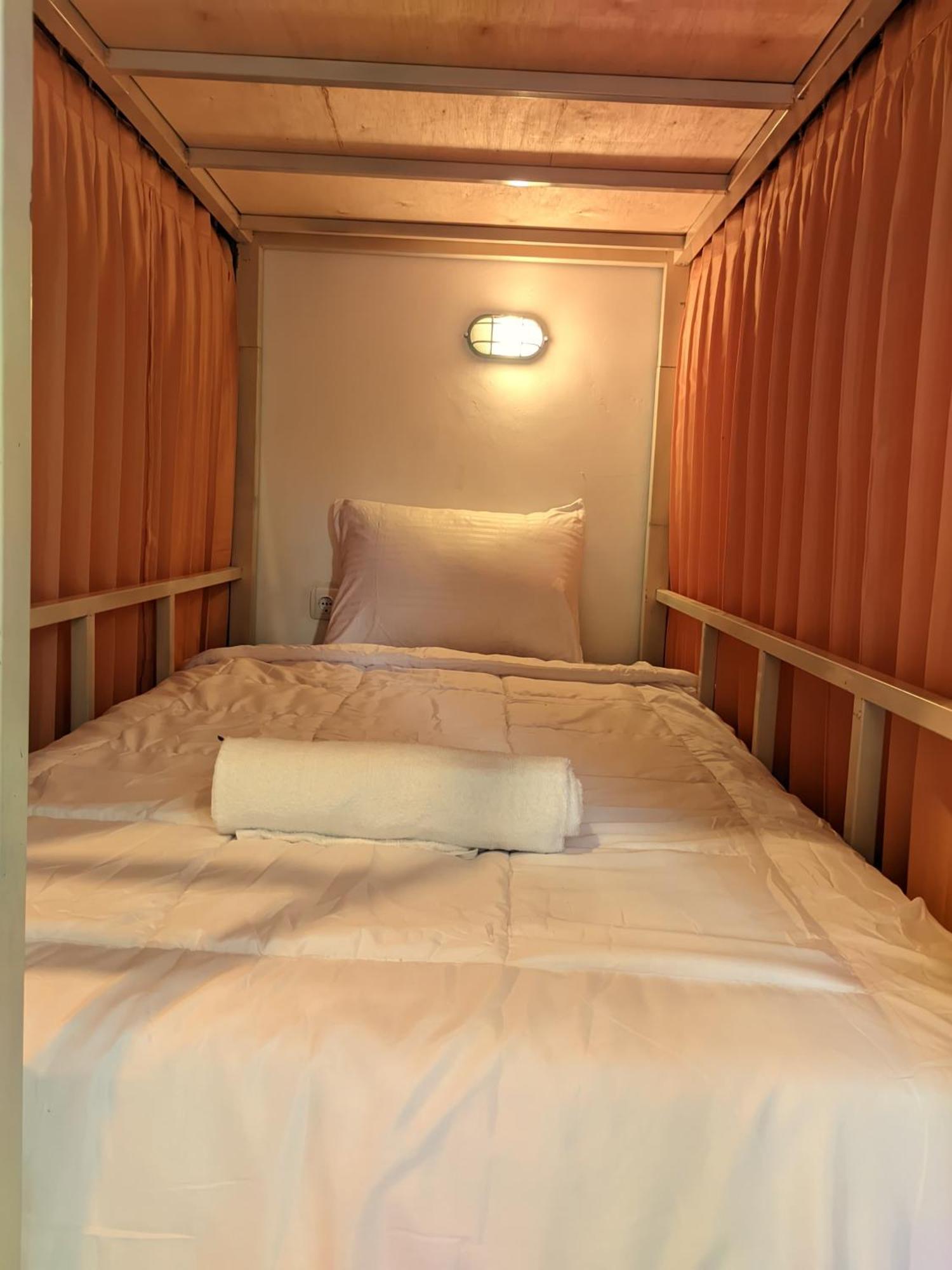 Tata Surf Hostel Kuta  外观 照片